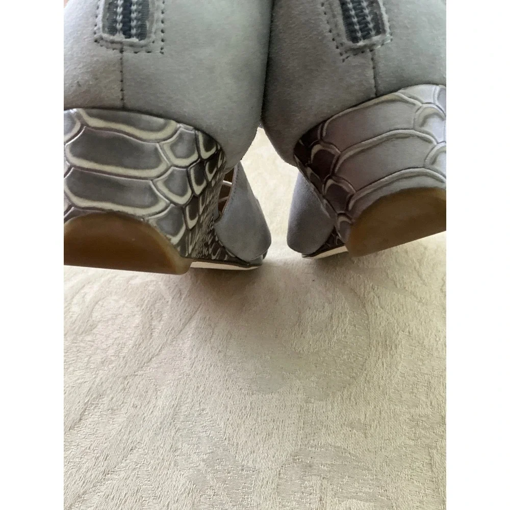 Donald Pliner Booties size 10 Vela Wedge Sandals Gray Suede Shoes